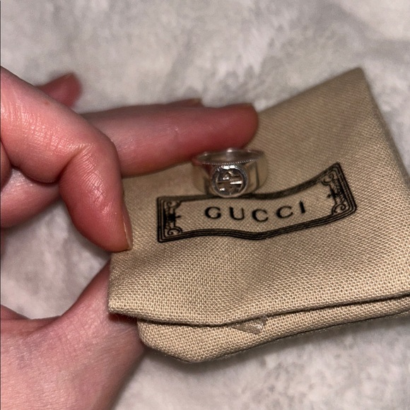 Gucci Silver Ring with Iconic interlocking GG Logo - Picture 5 of 7